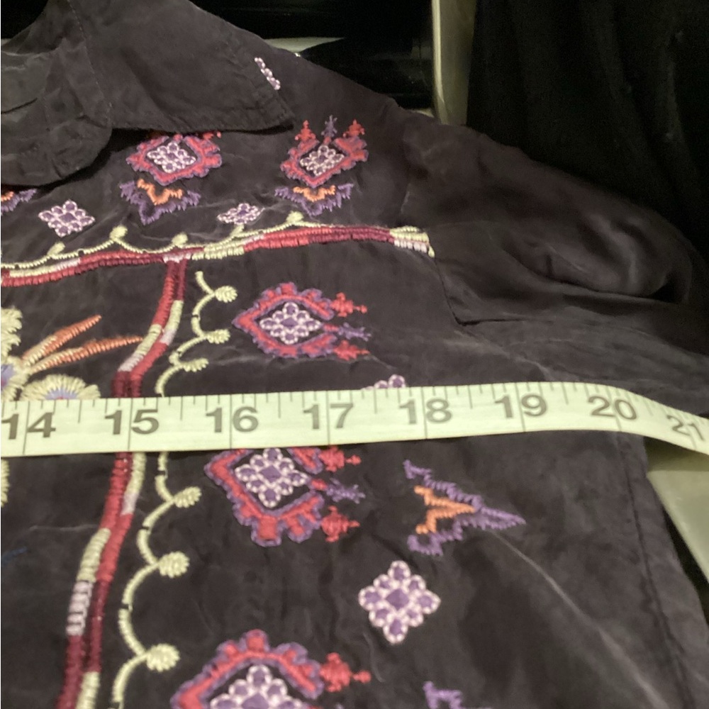 Johnny was shirt small - Picture 4 of 6
